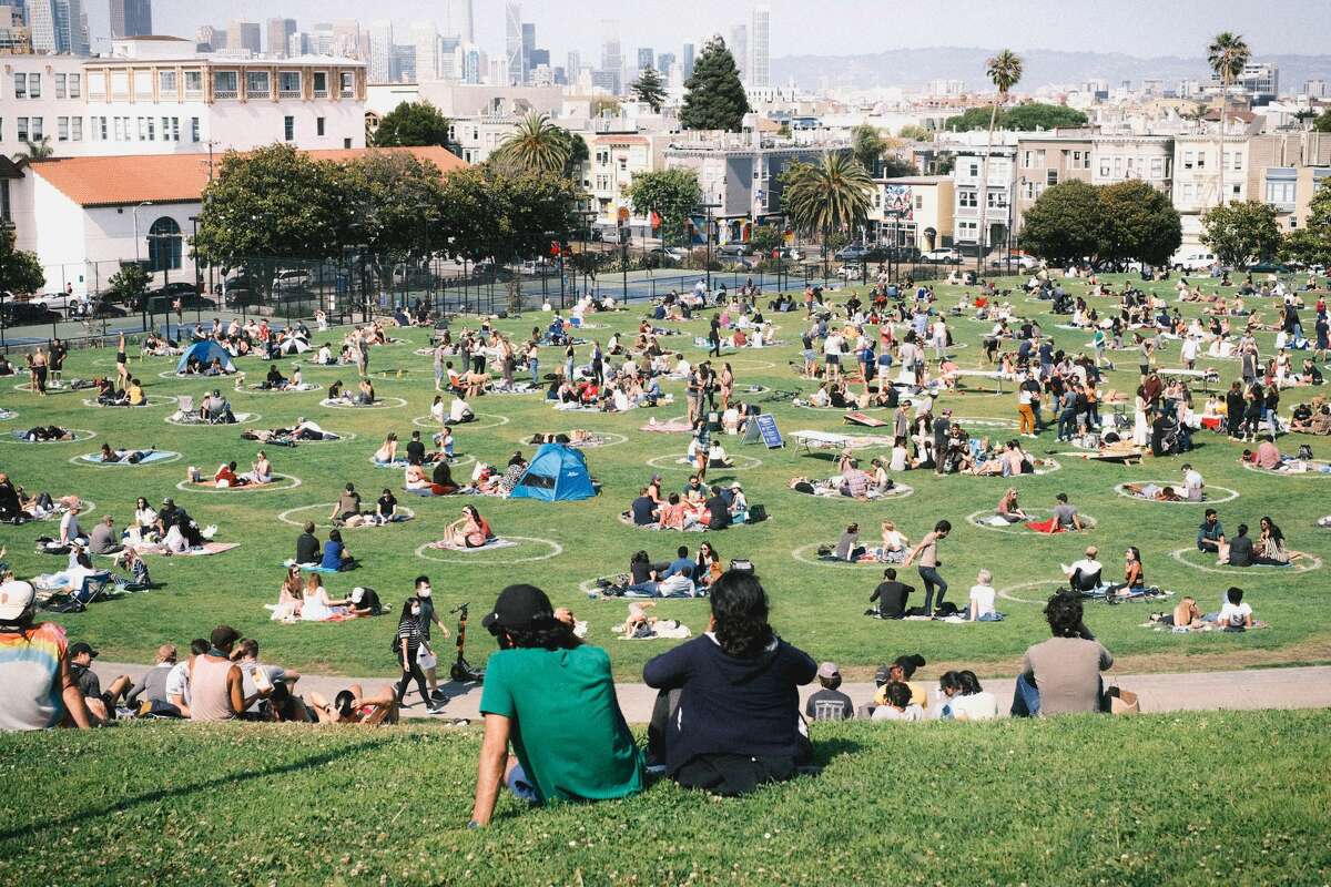 https://mdw-travel-data-us-east-1.s3.amazonaws.com/img/country/United-States/Mission-Dolores-Park/img_02.jpg