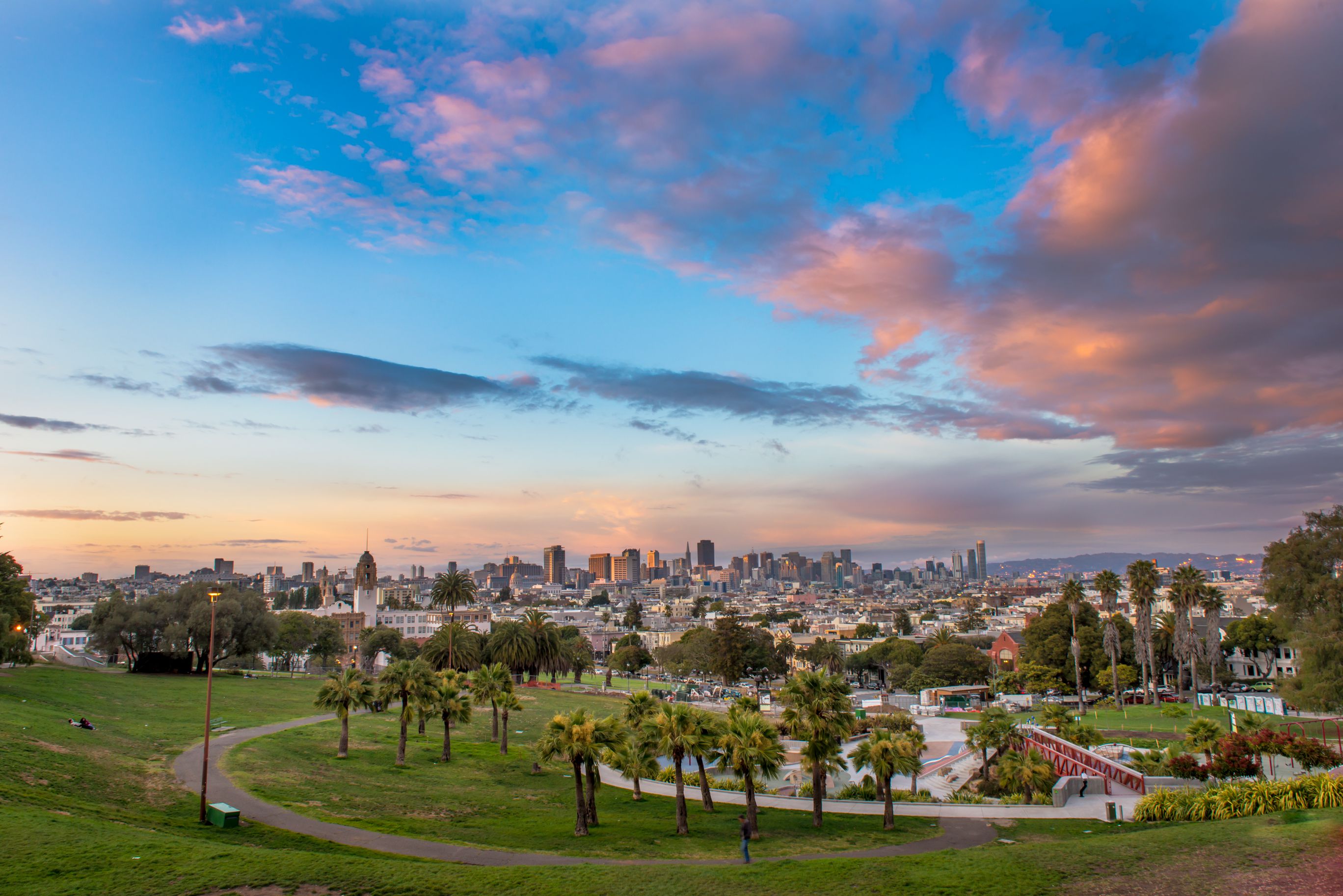 https://mdw-travel-data-us-east-1.s3.amazonaws.com/img/country/United-States/Mission-Dolores-Park/img_05.jpg