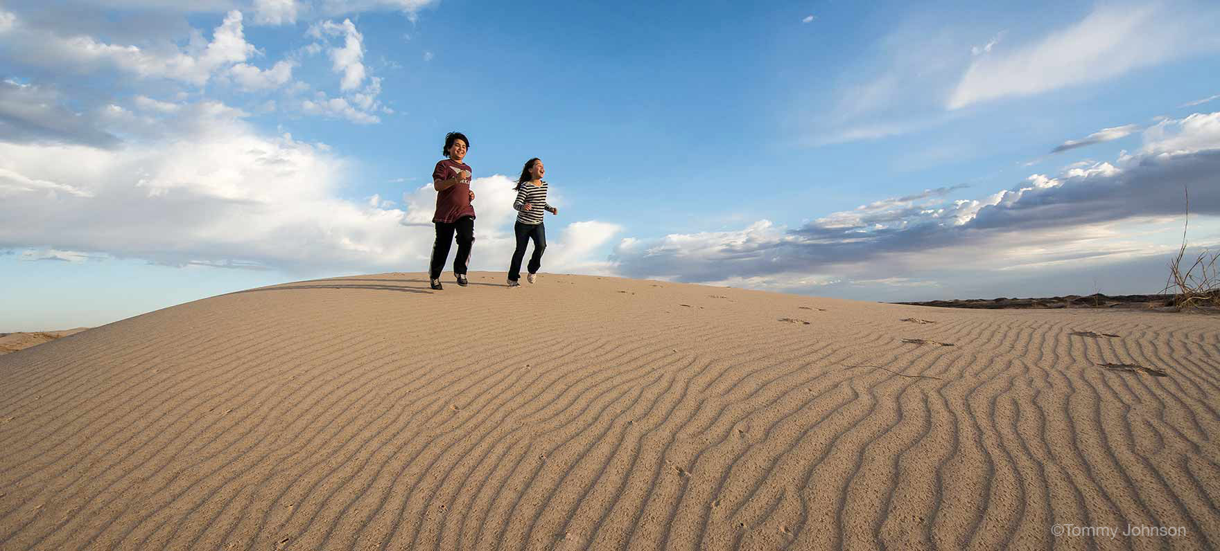https://mdw-travel-data-us-east-1.s3.amazonaws.com/img/country/United-States/Monahans-Sandhills-State-Park/img_01.jpg