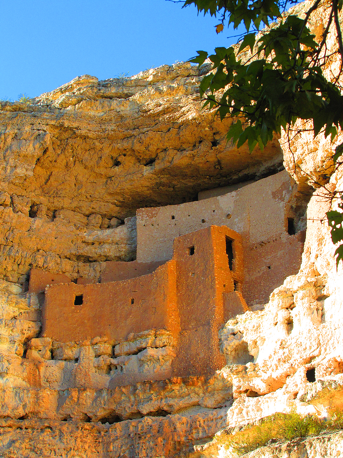 https://mdw-travel-data-us-east-1.s3.amazonaws.com/img/country/United-States/Montezuma-Castle-National-Monument/img_03.jpg