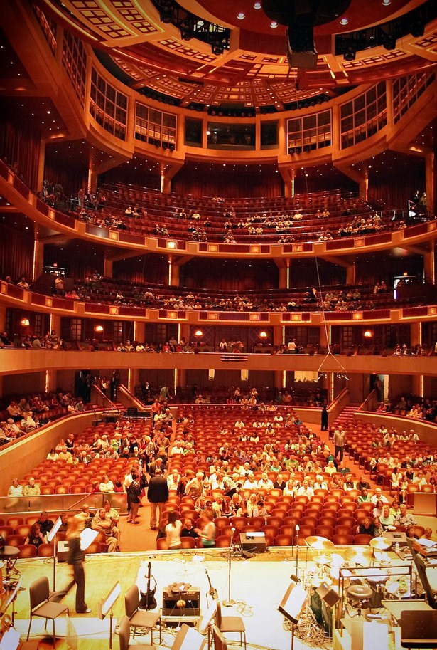 https://mdw-travel-data-us-east-1.s3.amazonaws.com/img/country/United-States/Morton-H-Meyerson-Symphony-Center/img_02.jpg
