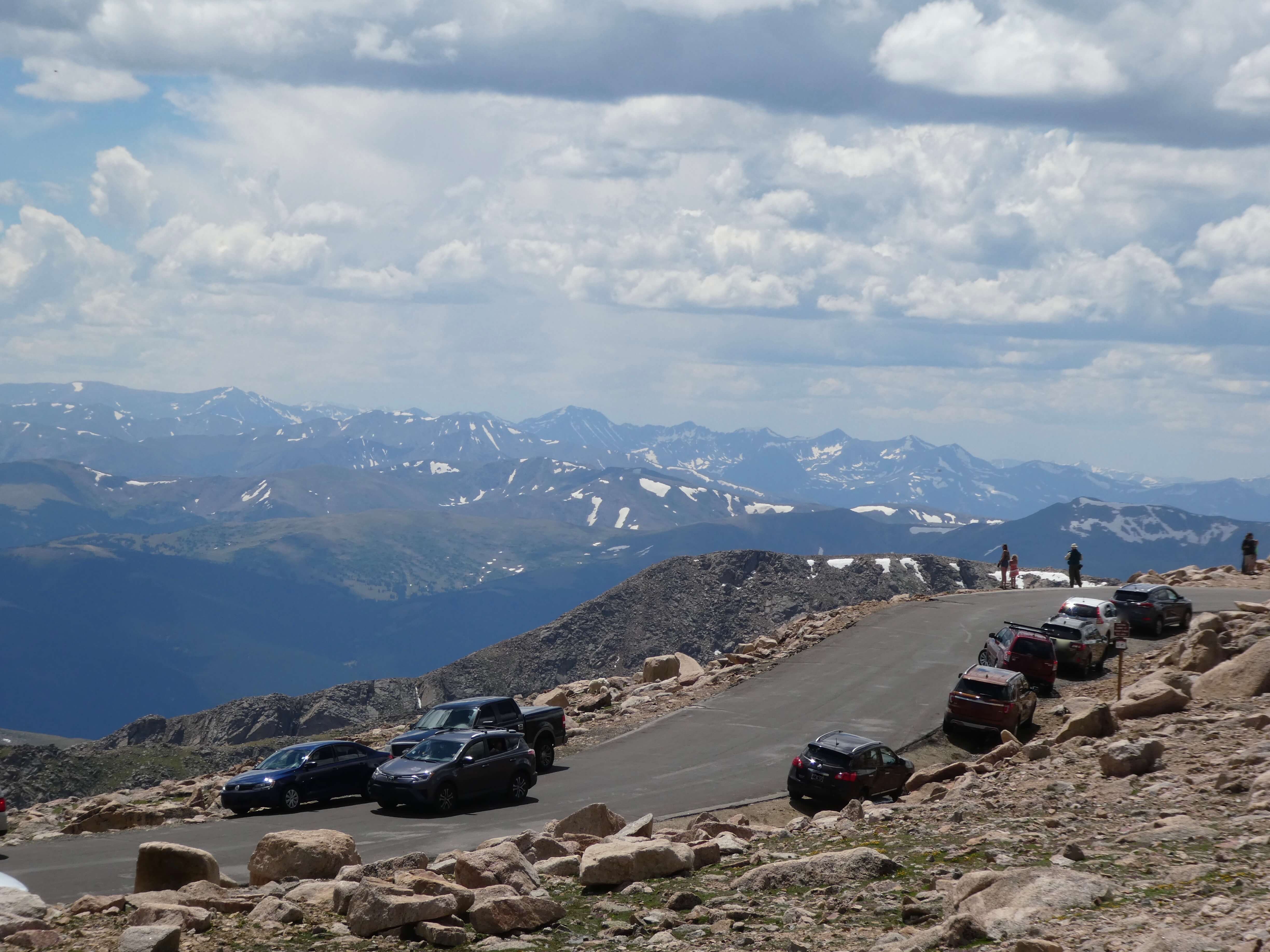 https://mdw-travel-data-us-east-1.s3.amazonaws.com/img/country/United-States/Mount-Evans/img_01.jpg