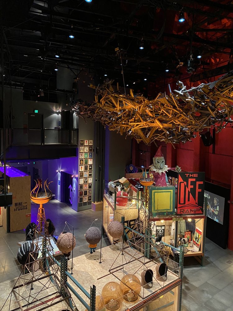 https://mdw-travel-data-us-east-1.s3.amazonaws.com/img/country/United-States/Museum-of-Pop-Culture/img_02.jpg