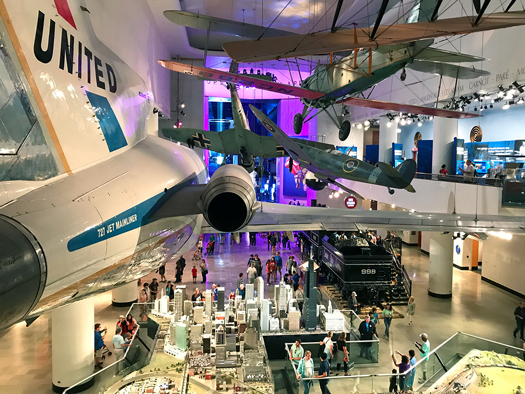 https://mdw-travel-data-us-east-1.s3.amazonaws.com/img/country/United-States/Museum-of-Science-and-Industry/img_01.jpg