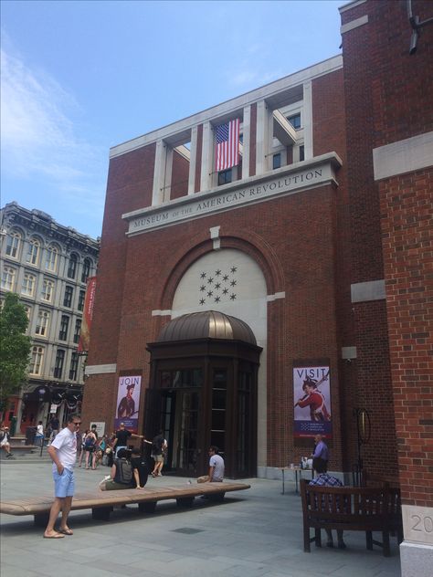 https://mdw-travel-data-us-east-1.s3.amazonaws.com/img/country/United-States/Museum-of-the-American-Revolution/img_03.jpg