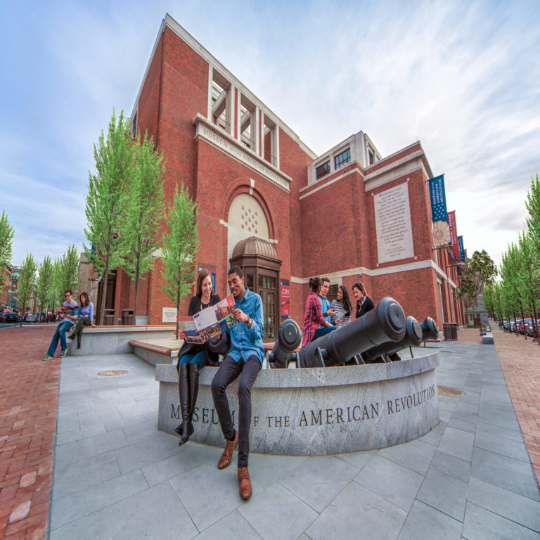 https://mdw-travel-data-us-east-1.s3.amazonaws.com/img/country/United-States/Museum-of-the-American-Revolution/img_05.jpg