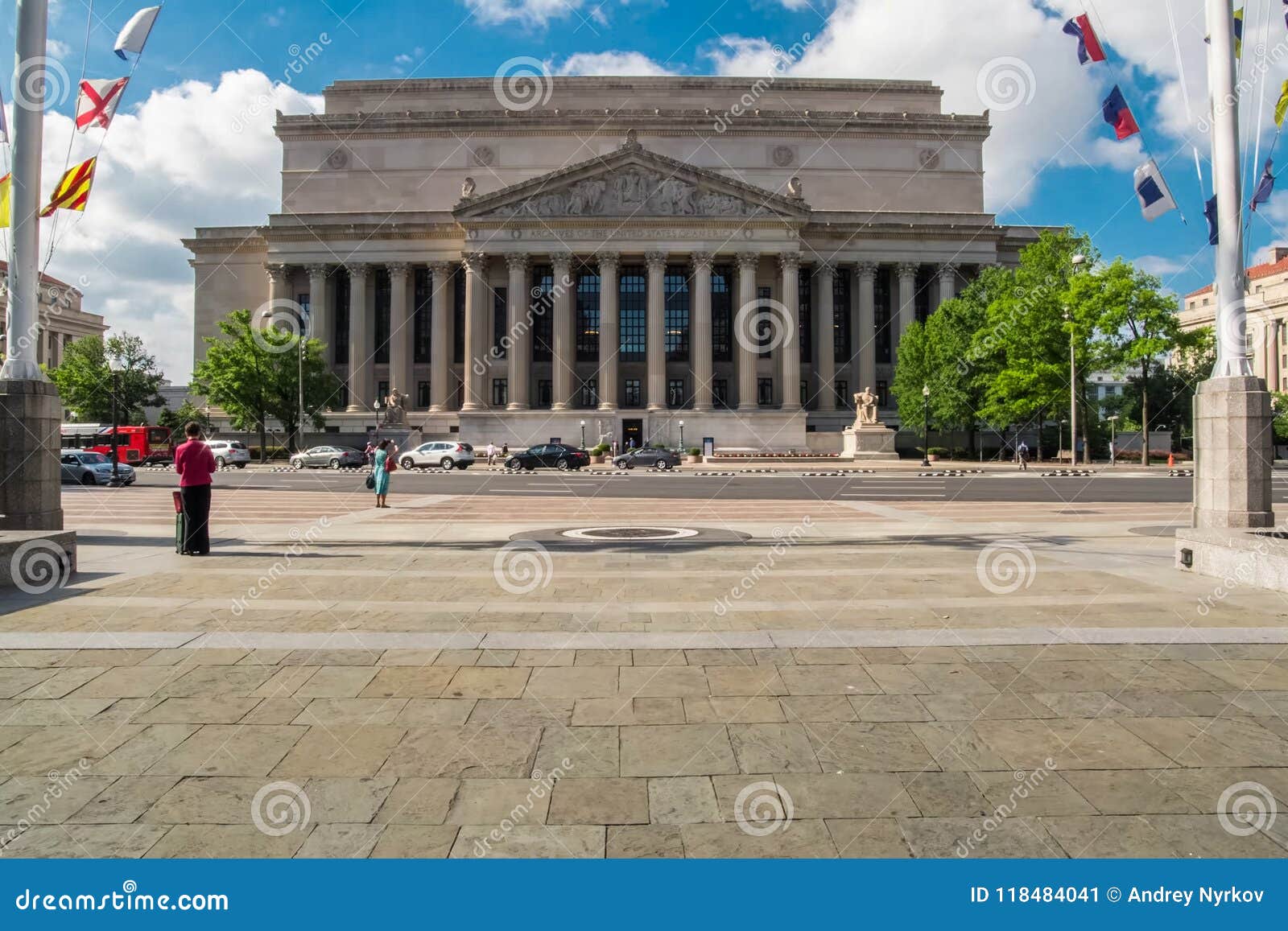 https://mdw-travel-data-us-east-1.s3.amazonaws.com/img/country/United-States/National-Archives/img_01.jpg