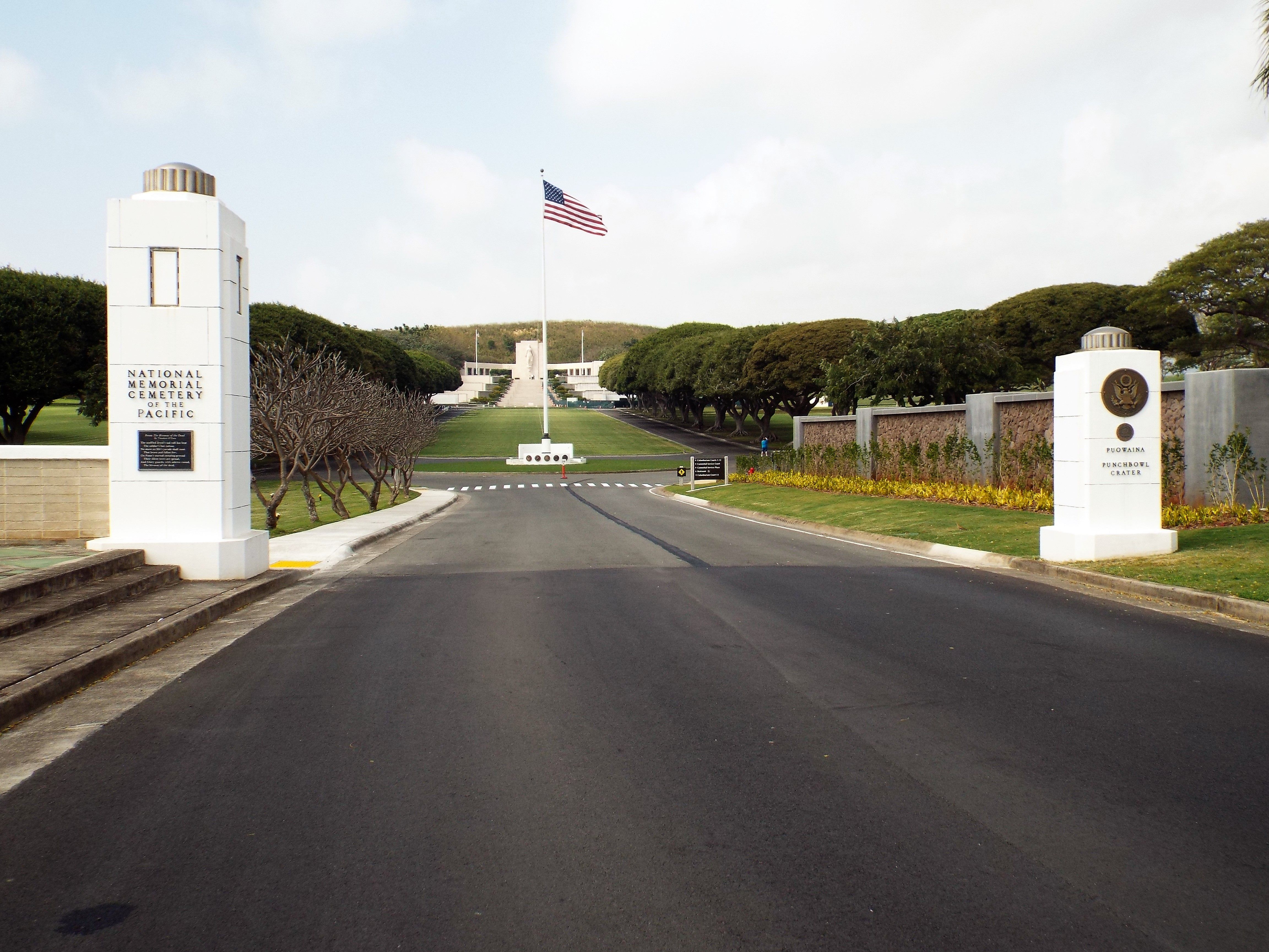 https://mdw-travel-data-us-east-1.s3.amazonaws.com/img/country/United-States/National-Memorial-Cemetery-of-the-Pacific/img_01.jpg