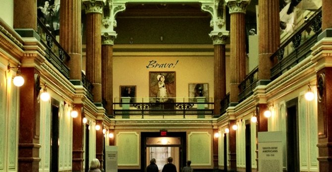 https://mdw-travel-data-us-east-1.s3.amazonaws.com/img/country/United-States/National-Portrait-Gallery/img_01.jpg