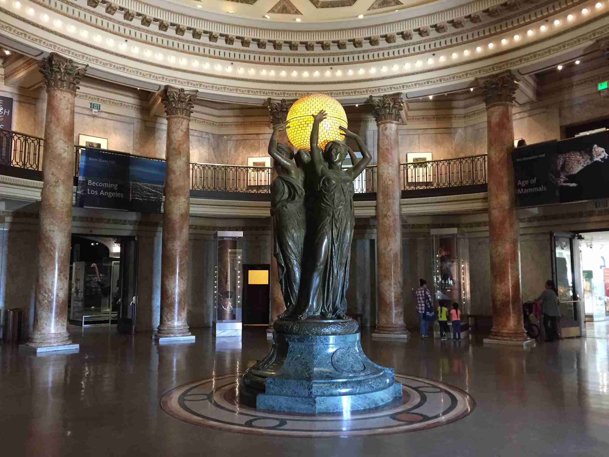 https://mdw-travel-data-us-east-1.s3.amazonaws.com/img/country/United-States/Natural-History-Museum-of-Los-Angeles-County/img_02.jpg
