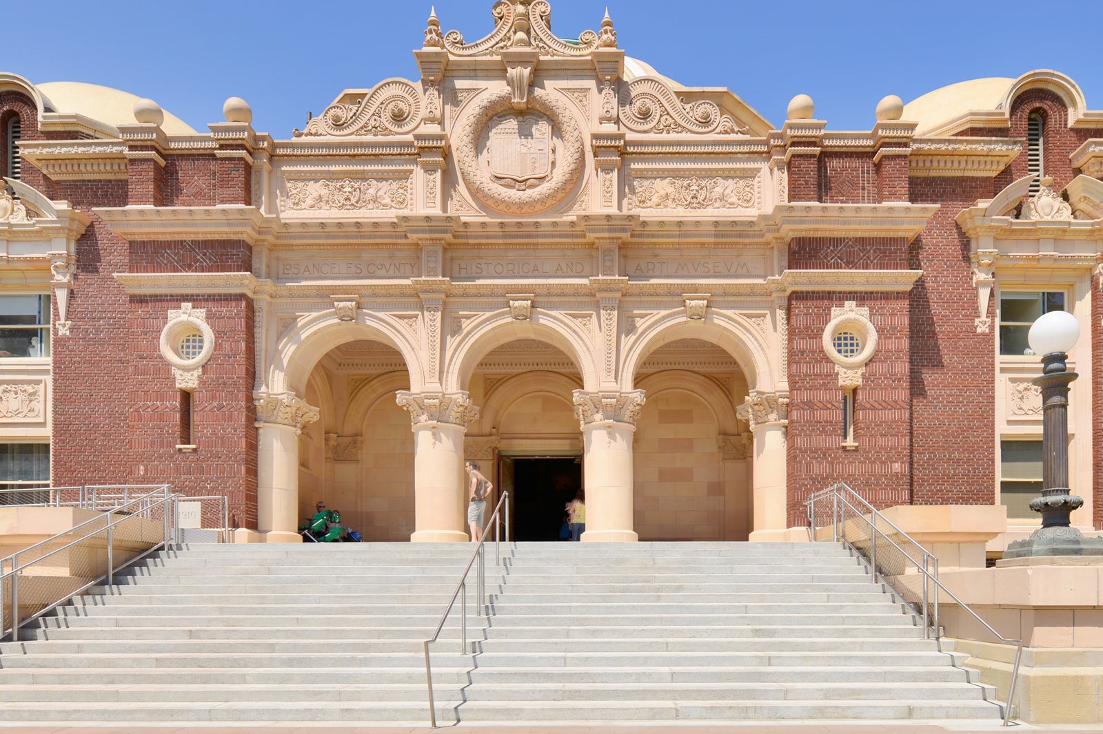 https://mdw-travel-data-us-east-1.s3.amazonaws.com/img/country/United-States/Natural-History-Museum-of-Los-Angeles-County/img_05.jpg