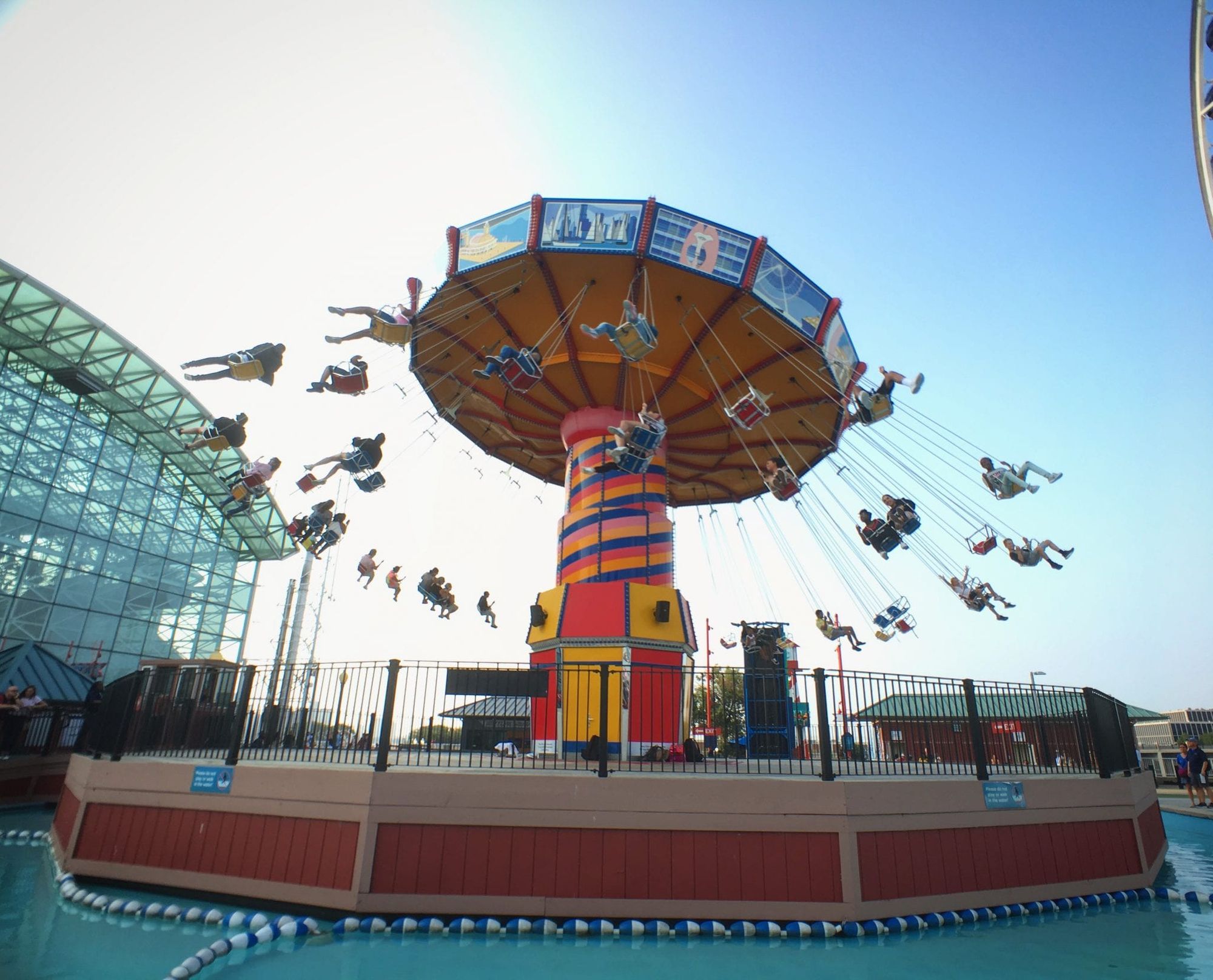 https://mdw-travel-data-us-east-1.s3.amazonaws.com/img/country/United-States/Navy-Pier/img_01.jpg