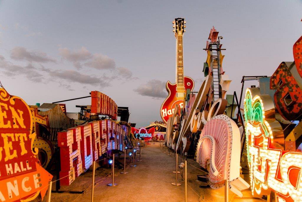 https://mdw-travel-data-us-east-1.s3.amazonaws.com/img/country/United-States/Neon-Museum/img_00.jpg