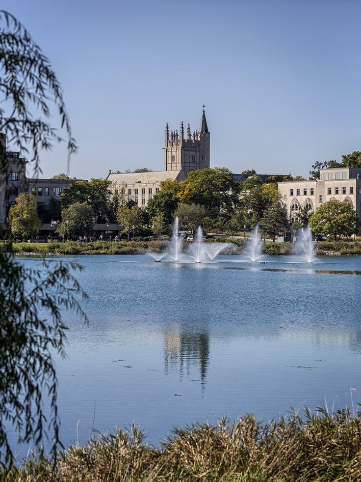 https://mdw-travel-data-us-east-1.s3.amazonaws.com/img/country/United-States/Northwestern-University/img_01.jpg