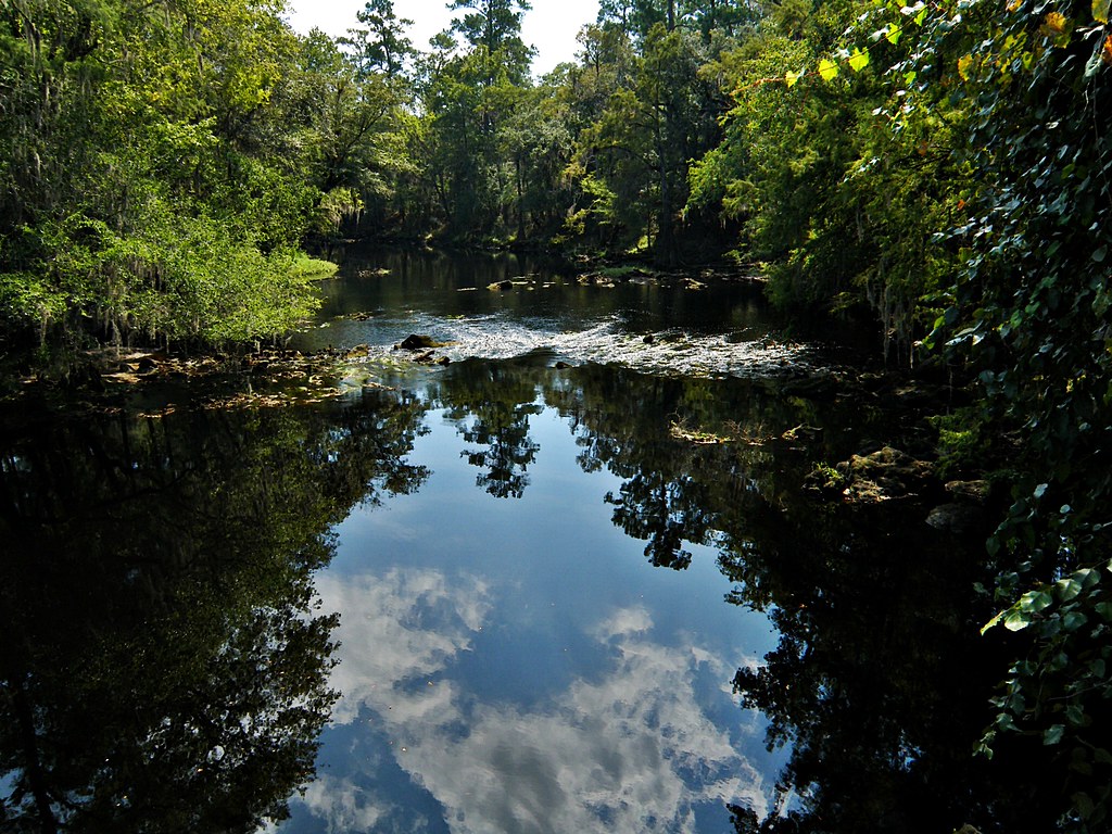 https://mdw-travel-data-us-east-1.s3.amazonaws.com/img/country/United-States/OLeno-State-Park/img_02.jpg