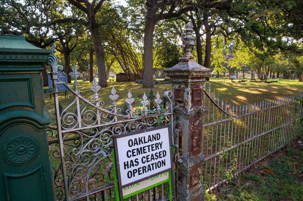 https://mdw-travel-data-us-east-1.s3.amazonaws.com/img/country/United-States/Oakland-Cemetery/img_01.jpg