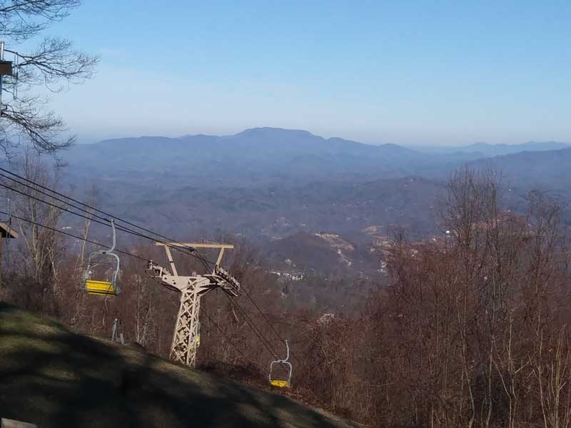https://mdw-travel-data-us-east-1.s3.amazonaws.com/img/country/United-States/Ober-Gatlinburg/img_01.jpg