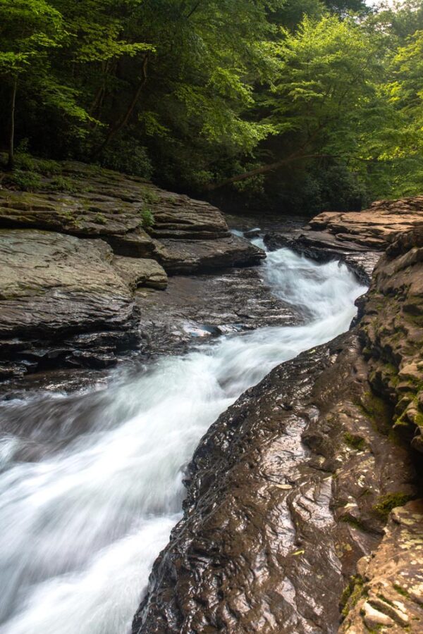 https://mdw-travel-data-us-east-1.s3.amazonaws.com/img/country/United-States/Ohiopyle-State-Park/img_02.jpg