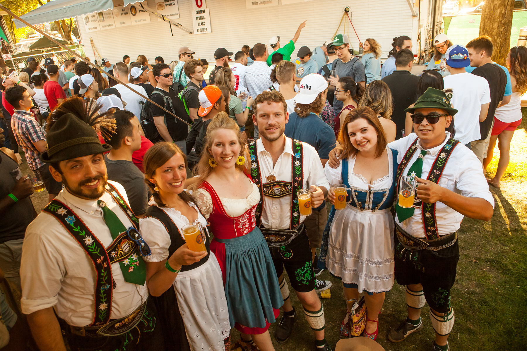 https://mdw-travel-data-us-east-1.s3.amazonaws.com/img/country/United-States/Oregon-Brewers-Festival/img_01.jpg