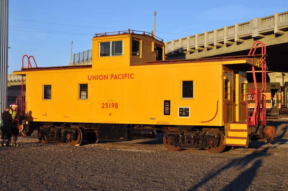 https://mdw-travel-data-us-east-1.s3.amazonaws.com/img/country/United-States/Oregon-Rail-Heritage-Center/img_02.jpg