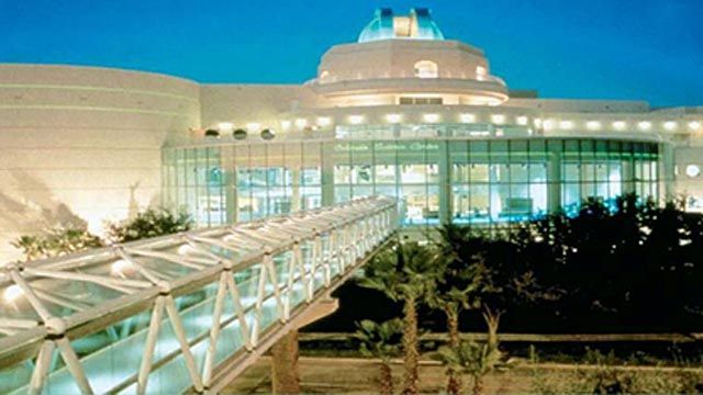 https://mdw-travel-data-us-east-1.s3.amazonaws.com/img/country/United-States/Orlando-Science-Center/img_01.jpg
