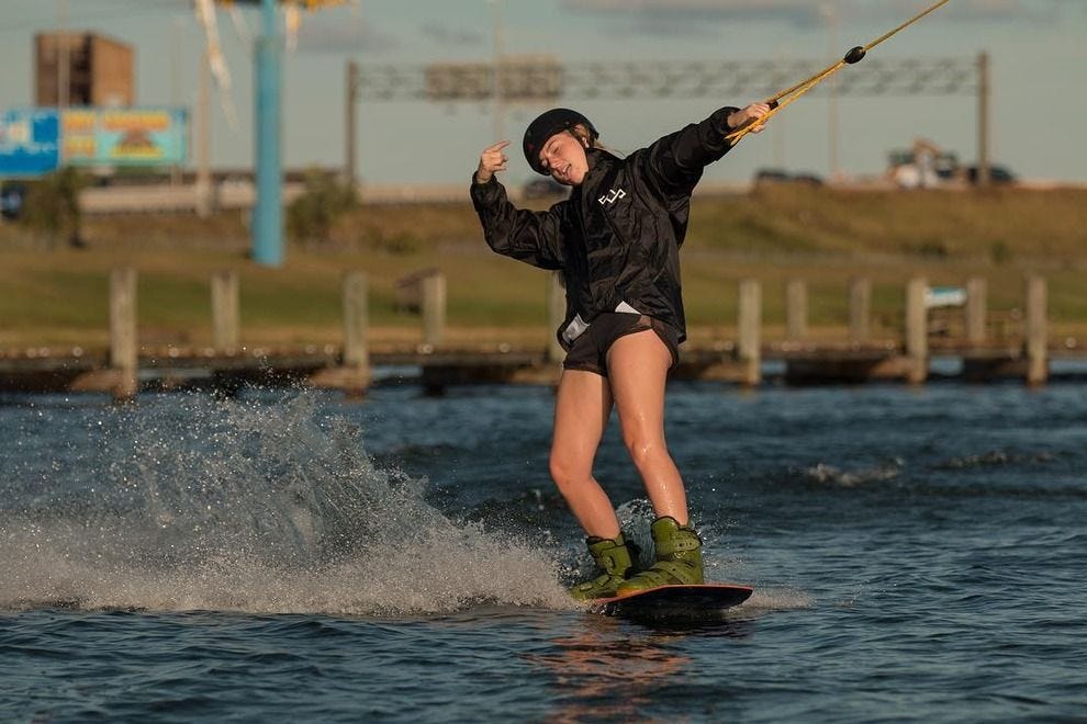 https://mdw-travel-data-us-east-1.s3.amazonaws.com/img/country/United-States/Orlando-Watersports-Complex/img_04.jpg