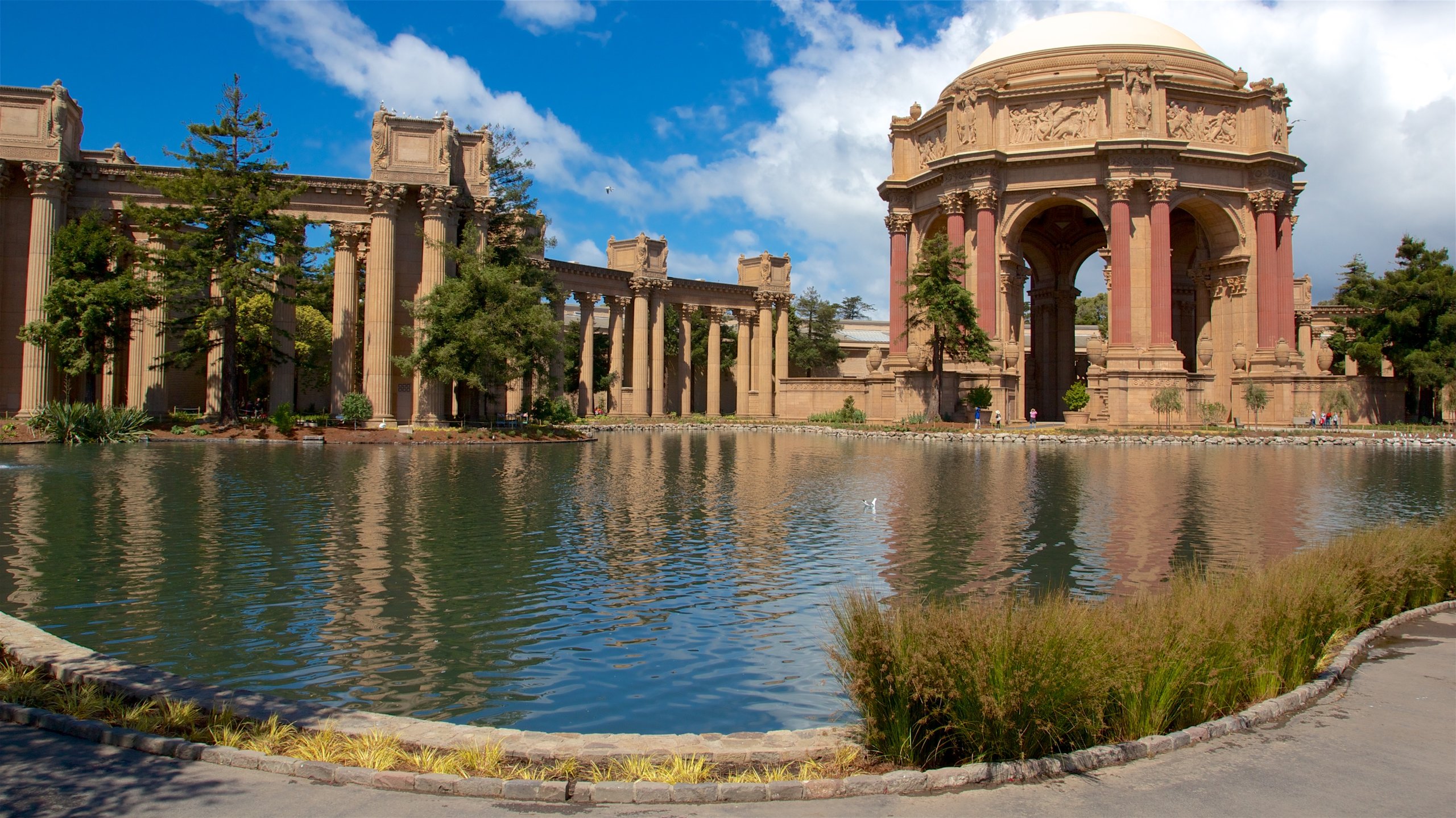 https://mdw-travel-data-us-east-1.s3.amazonaws.com/img/country/United-States/Palace-of-Fine-Arts/img_05.jpg