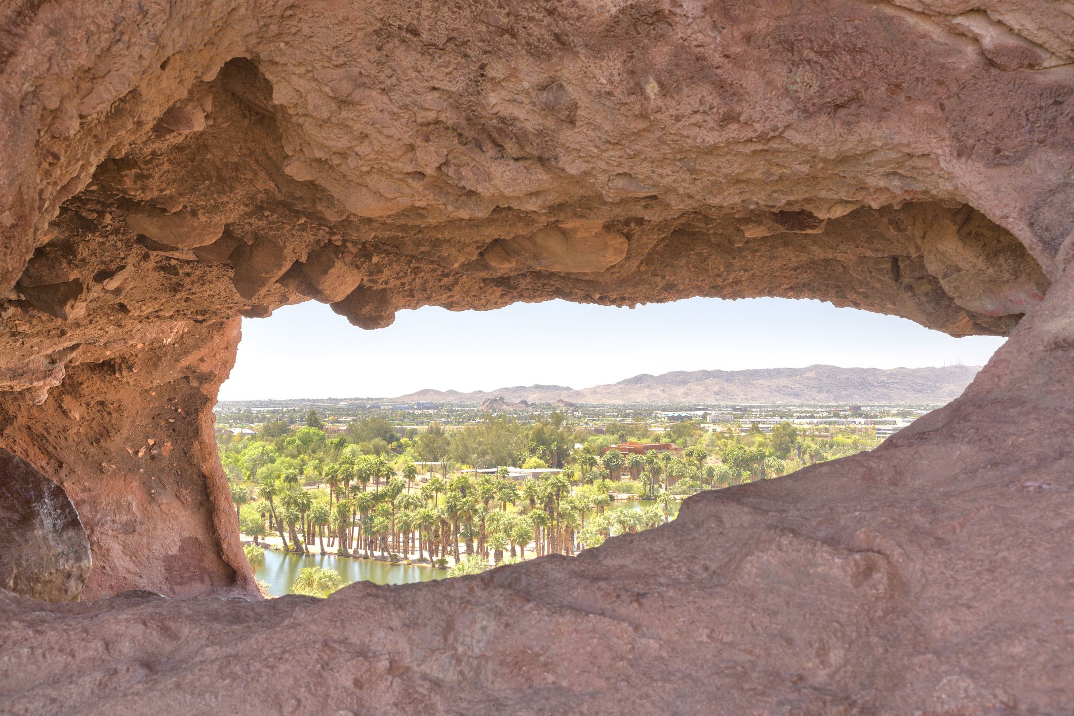 https://mdw-travel-data-us-east-1.s3.amazonaws.com/img/country/United-States/Papago-Park/img_01.jpg