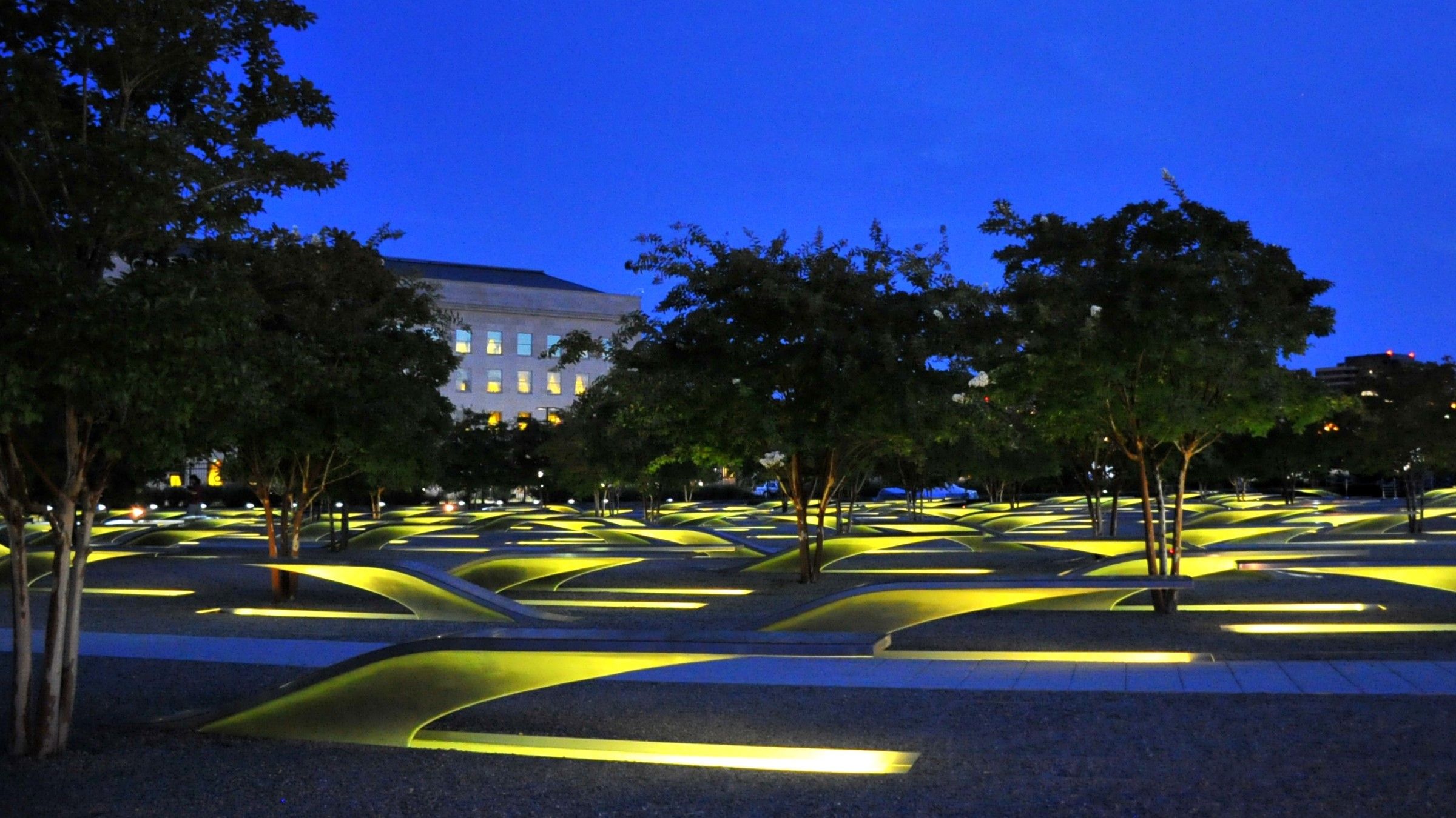 https://mdw-travel-data-us-east-1.s3.amazonaws.com/img/country/United-States/Pentagon-Memorial/img_02.jpg