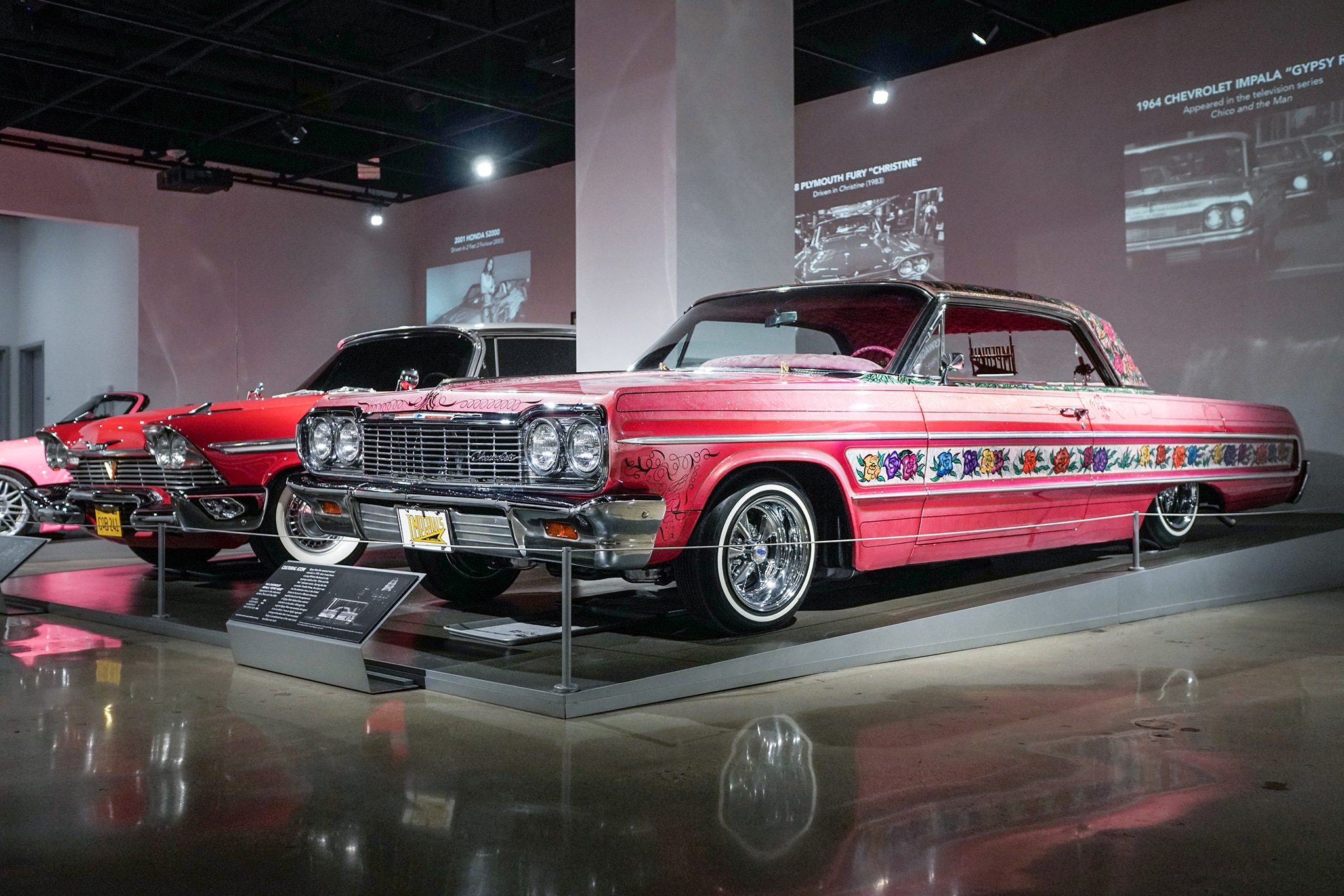 https://mdw-travel-data-us-east-1.s3.amazonaws.com/img/country/United-States/Petersen-Automotive-Museum/img_02.jpg