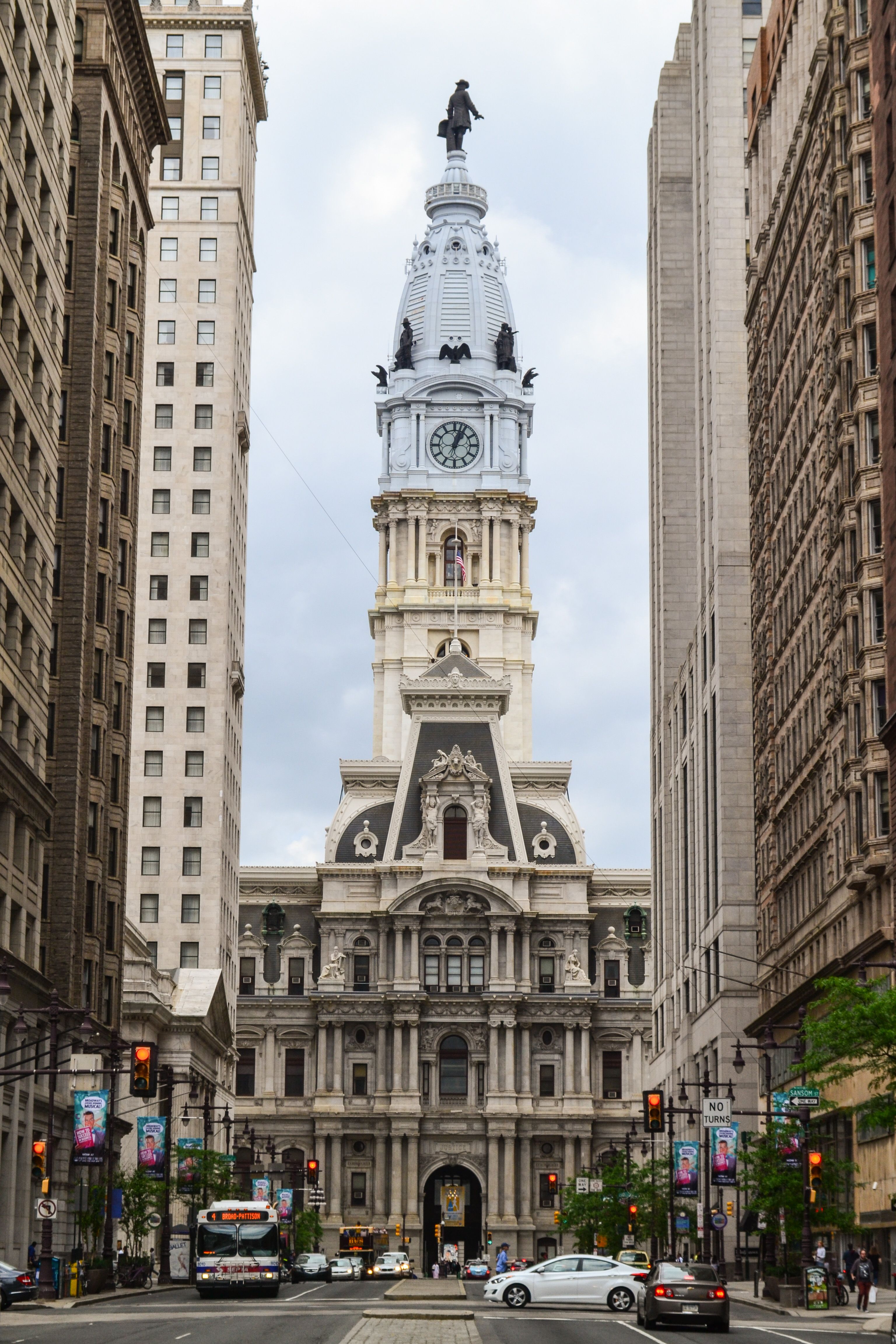 https://mdw-travel-data-us-east-1.s3.amazonaws.com/img/country/United-States/Philadelphia-City-Hall/img_04.jpg