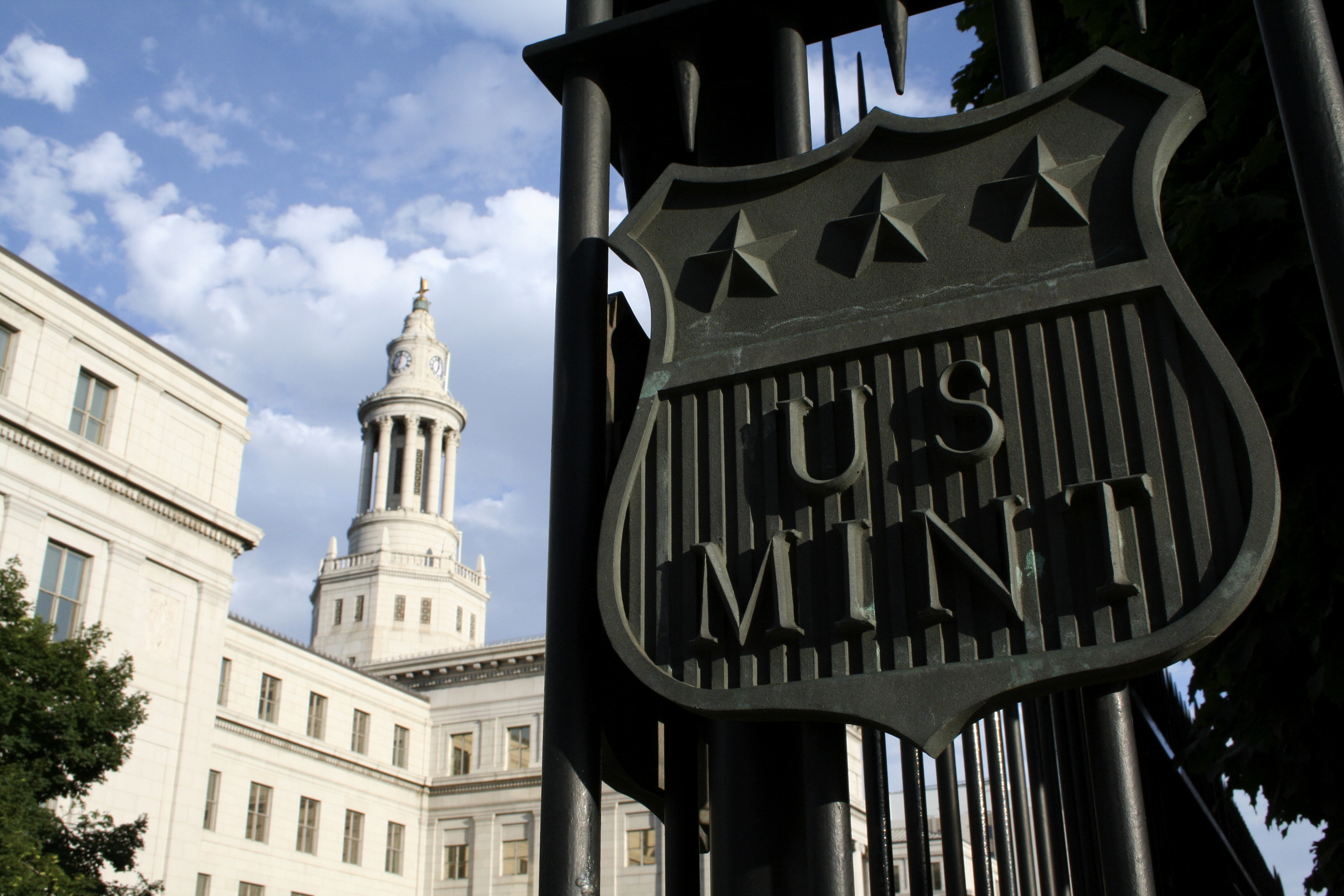 https://mdw-travel-data-us-east-1.s3.amazonaws.com/img/country/United-States/Philadelphia-Mint/img_03.jpg