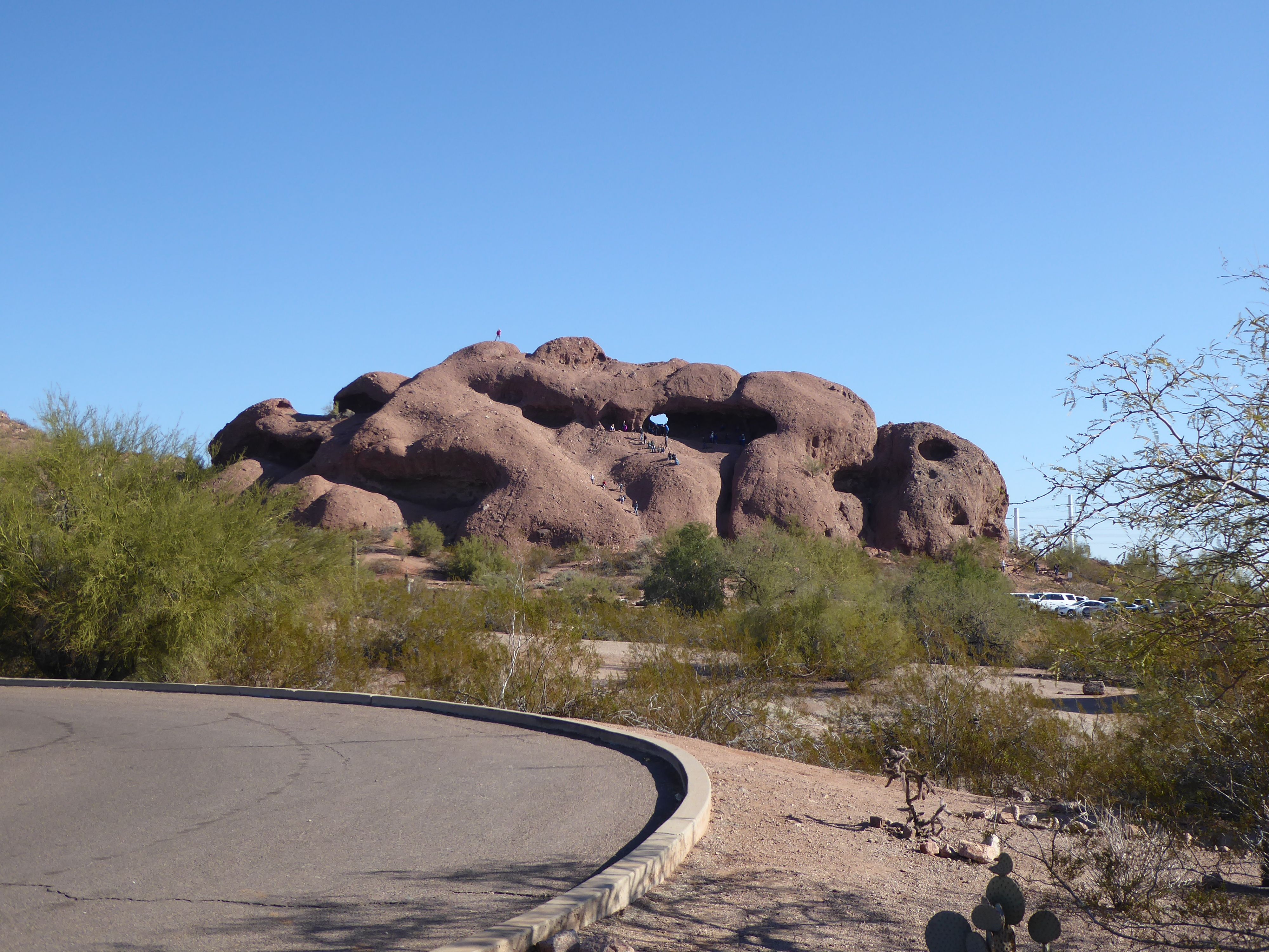 https://mdw-travel-data-us-east-1.s3.amazonaws.com/img/country/United-States/Phoenix-Mountains-Preserve/img_02.jpg