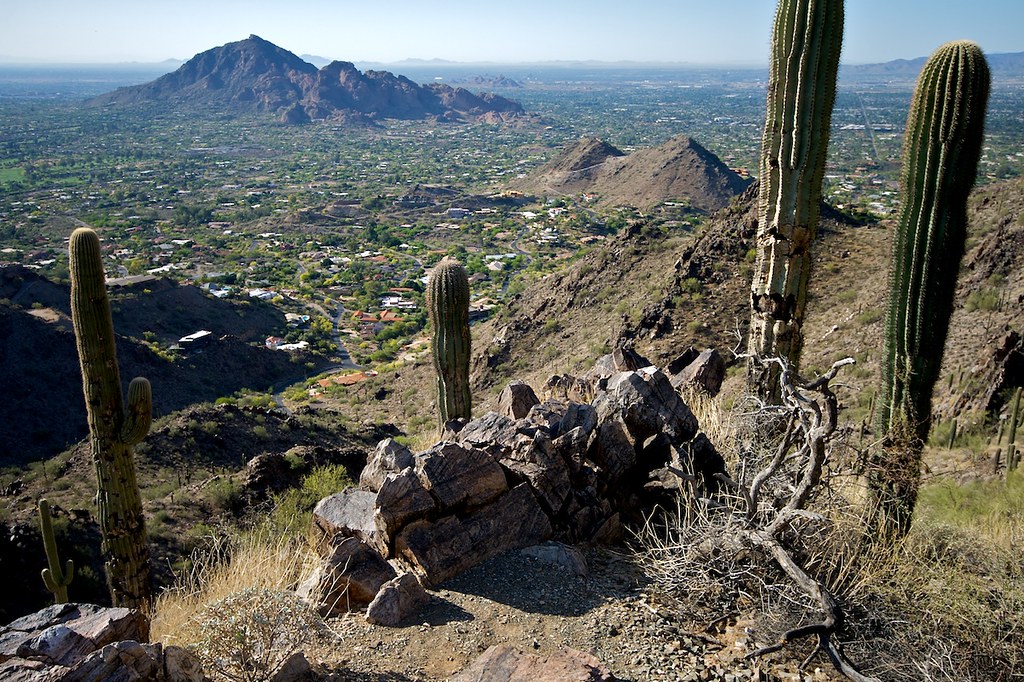 https://mdw-travel-data-us-east-1.s3.amazonaws.com/img/country/United-States/Phoenix-Mountains-Preserve/img_05.jpg