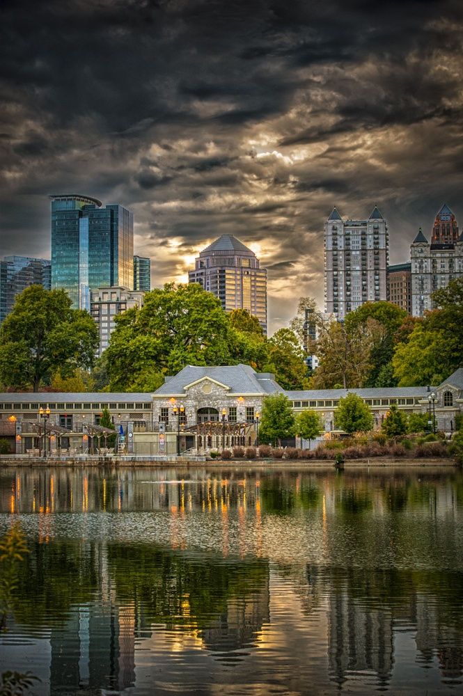 https://mdw-travel-data-us-east-1.s3.amazonaws.com/img/country/United-States/Piedmont-Park/img_01.jpg
