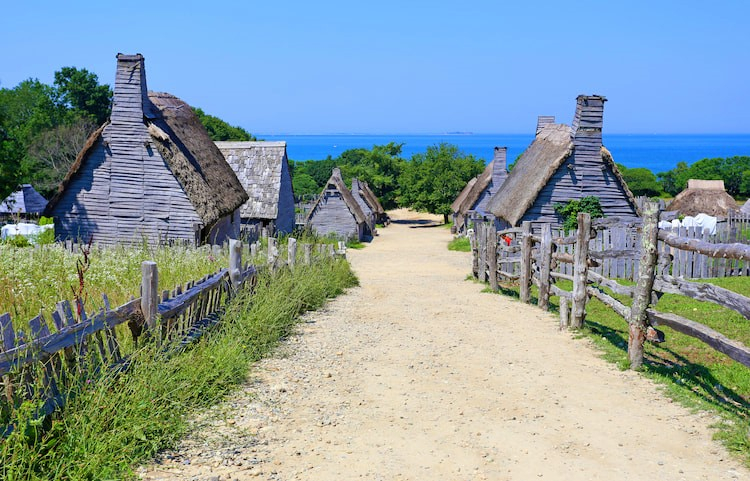 https://mdw-travel-data-us-east-1.s3.amazonaws.com/img/country/United-States/Plimoth-Plantation/img_01.jpg
