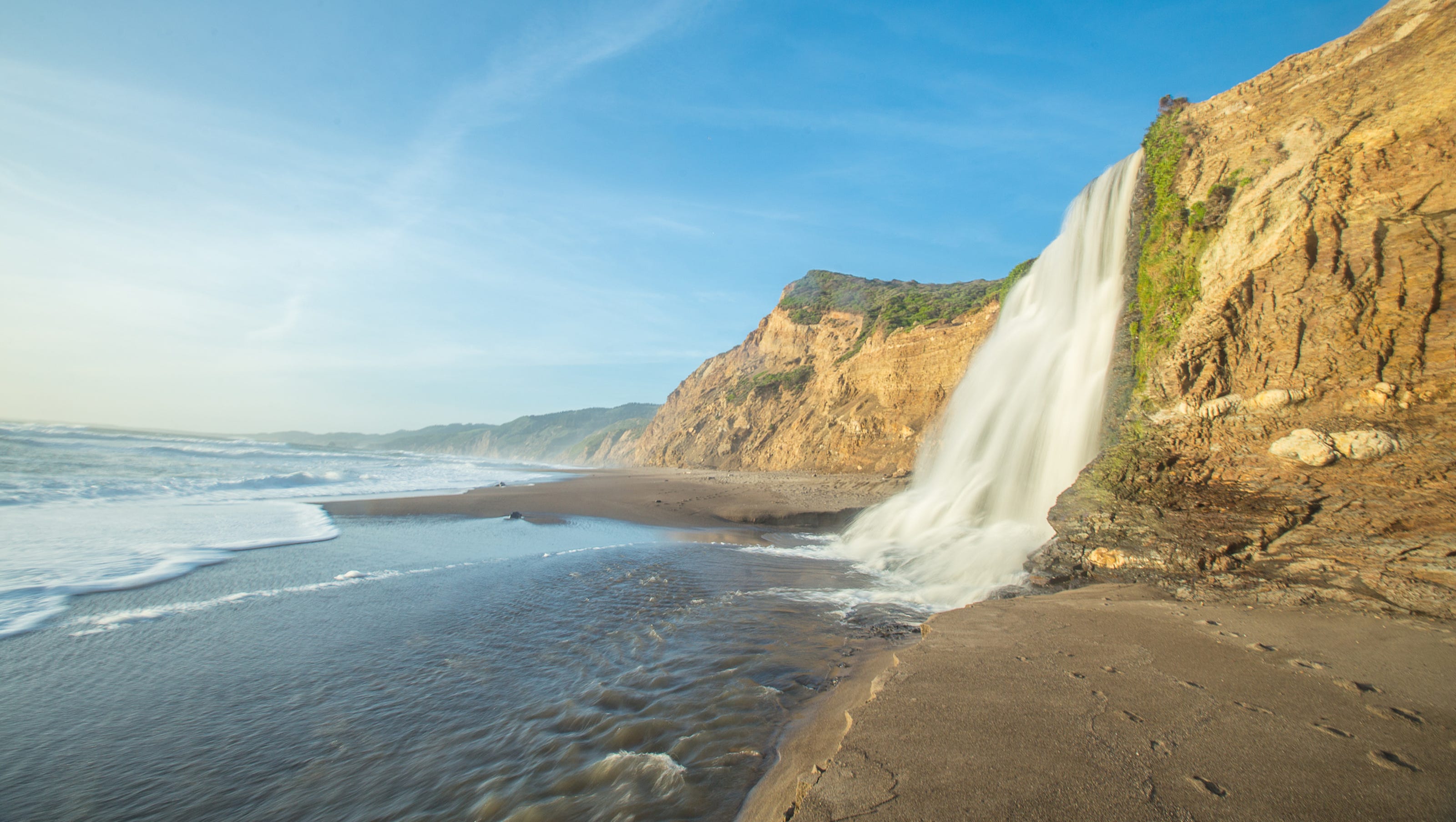 https://mdw-travel-data-us-east-1.s3.amazonaws.com/img/country/United-States/Point-Reyes-National-Seashore/img_01.jpg