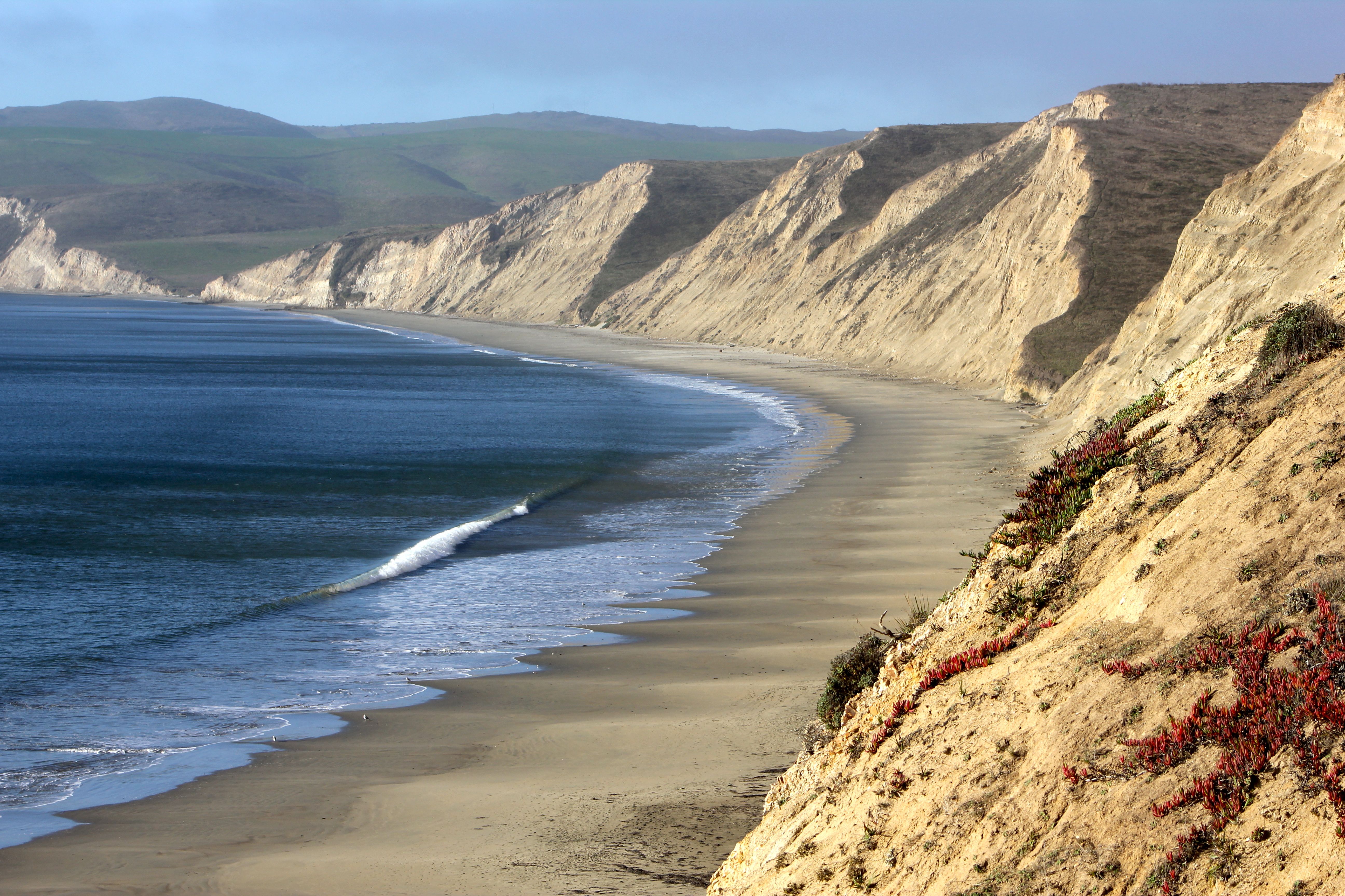 https://mdw-travel-data-us-east-1.s3.amazonaws.com/img/country/United-States/Point-Reyes-National-Seashore/img_03.jpg