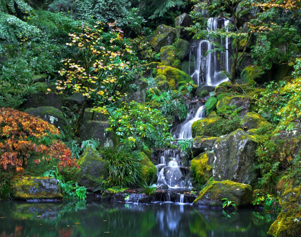 https://mdw-travel-data-us-east-1.s3.amazonaws.com/img/country/United-States/Portland-Japanese-Garden/img_00.jpg