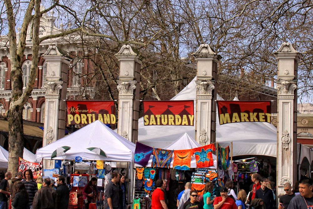 https://mdw-travel-data-us-east-1.s3.amazonaws.com/img/country/United-States/Portland-Saturday-Market/img_00.jpg