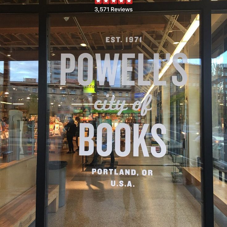 https://mdw-travel-data-us-east-1.s3.amazonaws.com/img/country/United-States/Powells-City-of-Books/img_02.jpg