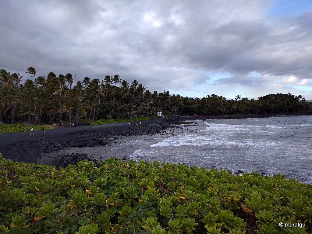https://mdw-travel-data-us-east-1.s3.amazonaws.com/img/country/United-States/Punaluu-Beach-Park/img_03.jpg