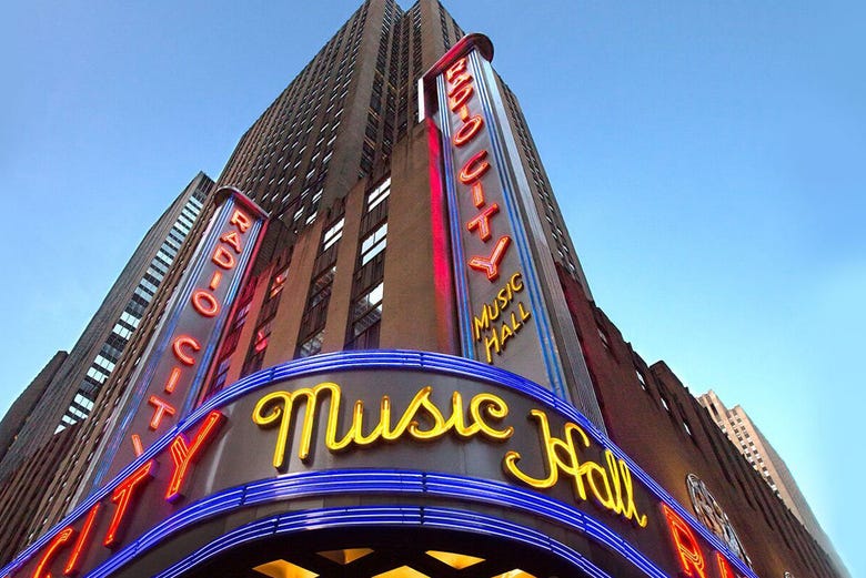 https://mdw-travel-data-us-east-1.s3.amazonaws.com/img/country/United-States/Radio-City-Music-Hall/img_04.jpg