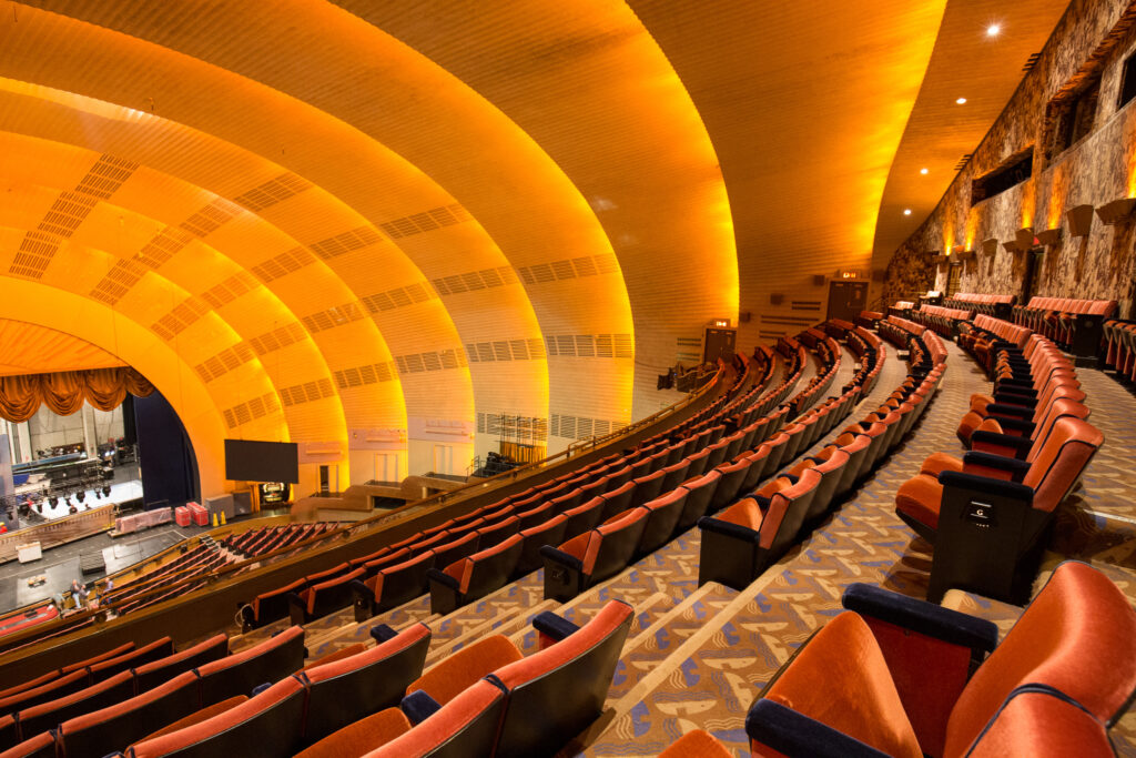 https://mdw-travel-data-us-east-1.s3.amazonaws.com/img/country/United-States/Radio-City-Music-Hall/img_05.jpg