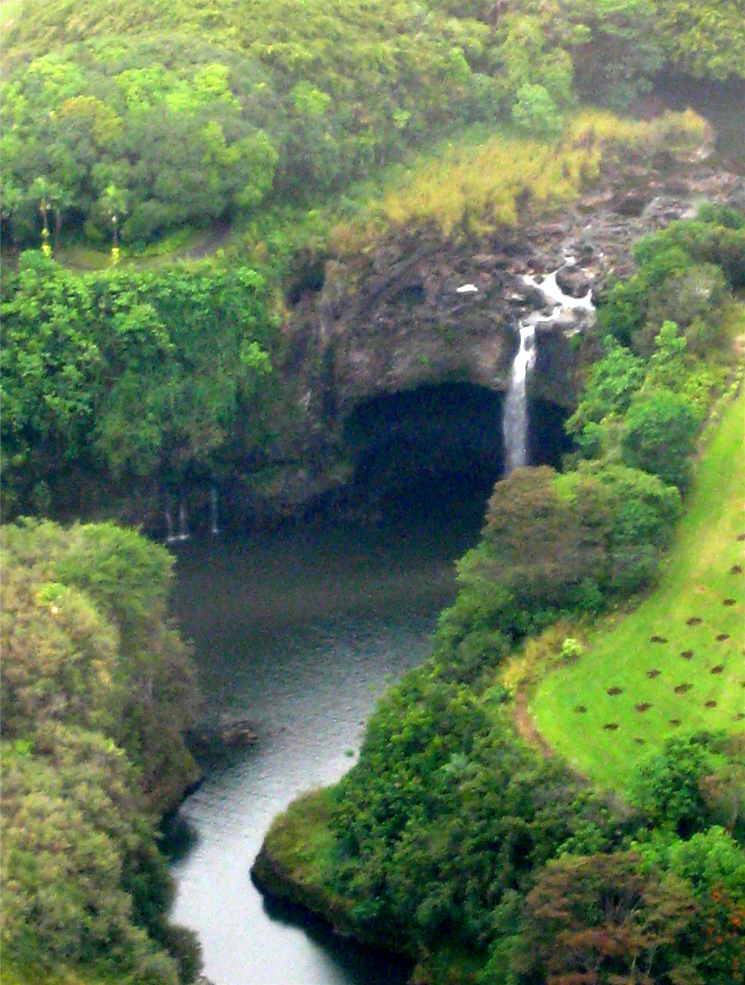 https://mdw-travel-data-us-east-1.s3.amazonaws.com/img/country/United-States/Rainbow-Falls/img_03.jpg