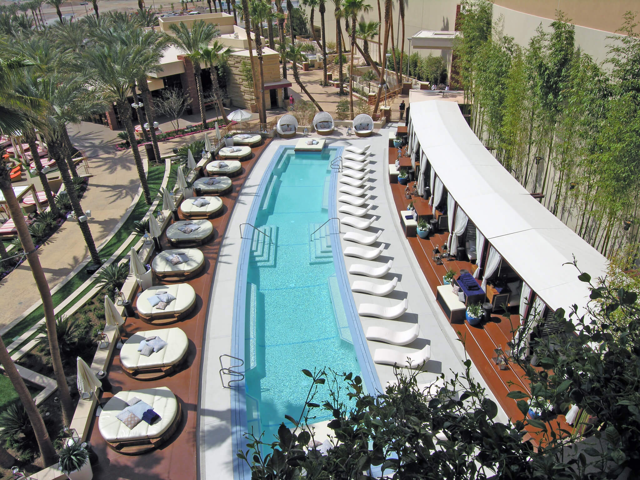 https://mdw-travel-data-us-east-1.s3.amazonaws.com/img/country/United-States/Red-Rock-Casino-Resort-&-Spa/img_01.jpg