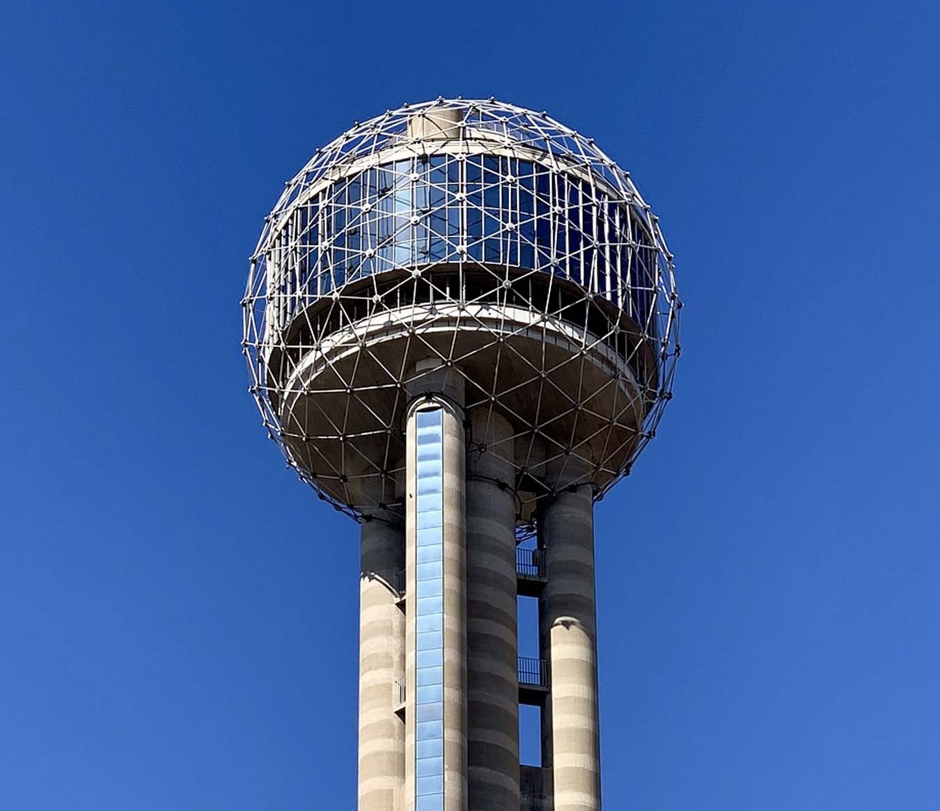https://mdw-travel-data-us-east-1.s3.amazonaws.com/img/country/United-States/Reunion-Tower/img_00.jpg
