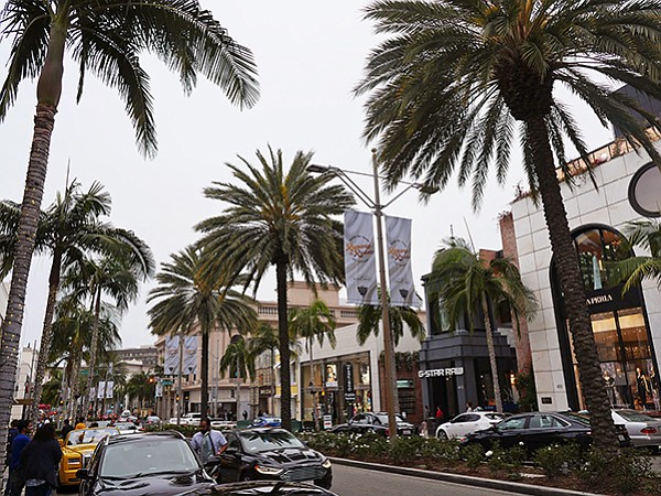 https://mdw-travel-data-us-east-1.s3.amazonaws.com/img/country/United-States/Rodeo-Drive/img_03.jpg