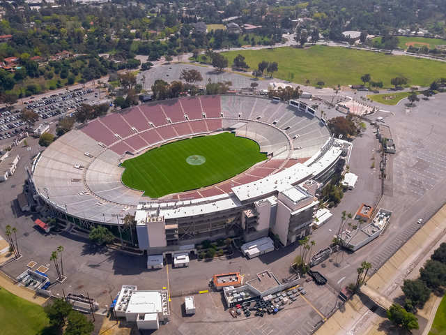 https://mdw-travel-data-us-east-1.s3.amazonaws.com/img/country/United-States/Rose-Bowl-Stadium/img_03.jpg