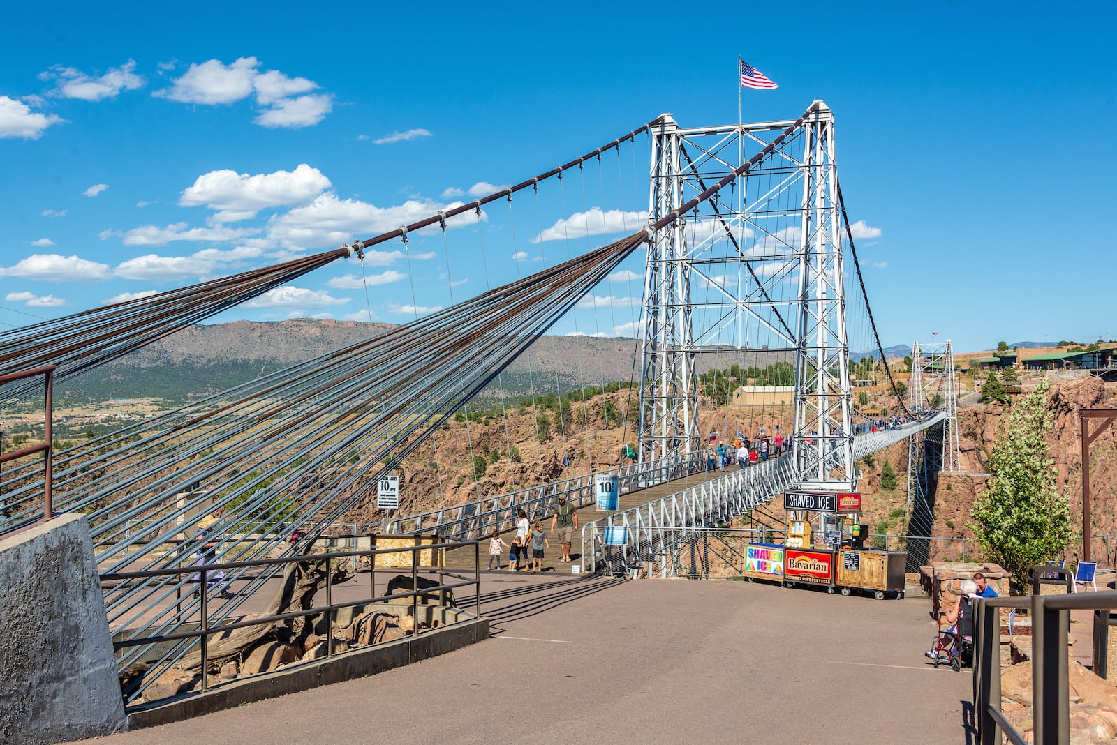 https://mdw-travel-data-us-east-1.s3.amazonaws.com/img/country/United-States/Royal-Gorge-Bridge-and-Park/img_02.jpg